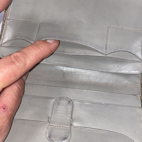 Monitor Lizard Tan Gray Leather Long Bifold Wallet - Picture 11 of 15